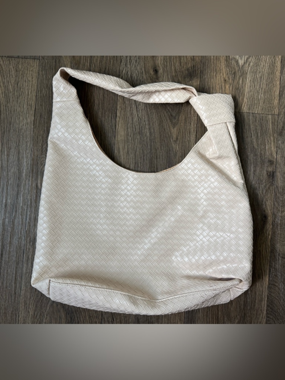 Ulta Ivory Woven Shoulder Bag Hobo Purse Magnetic Closure Lined Pocket Gold HW